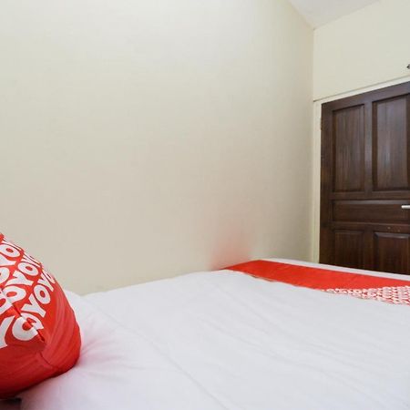 Oyo 1542 Yessy Mansion Hotell Ngabean Eksteriør bilde