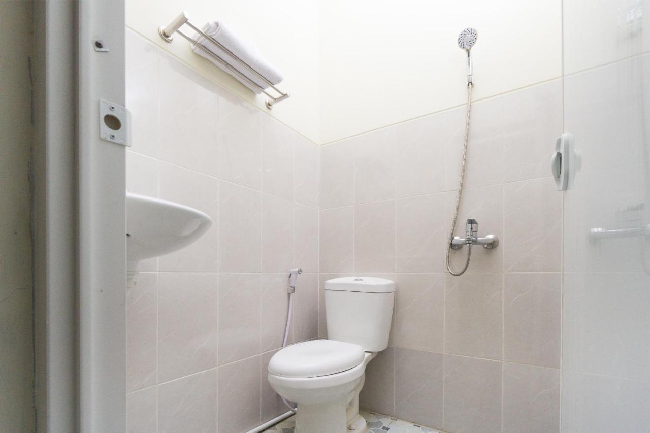 Oyo 1542 Yessy Mansion Hotell Ngabean Eksteriør bilde