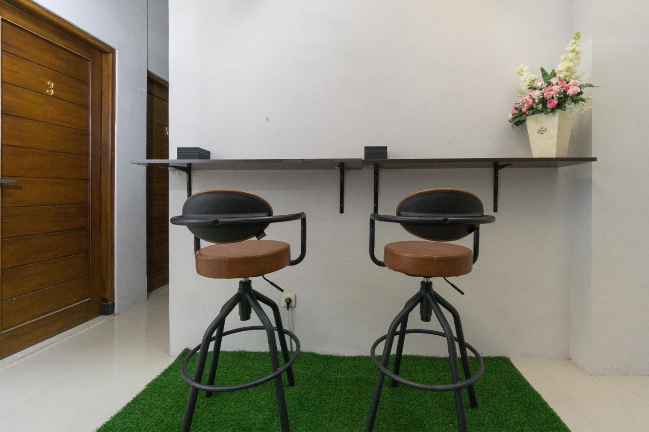 Oyo 1542 Yessy Mansion Hotell Ngabean Eksteriør bilde