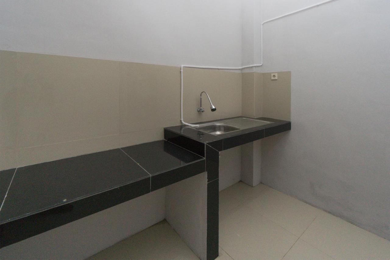 Oyo 1542 Yessy Mansion Hotell Ngabean Eksteriør bilde