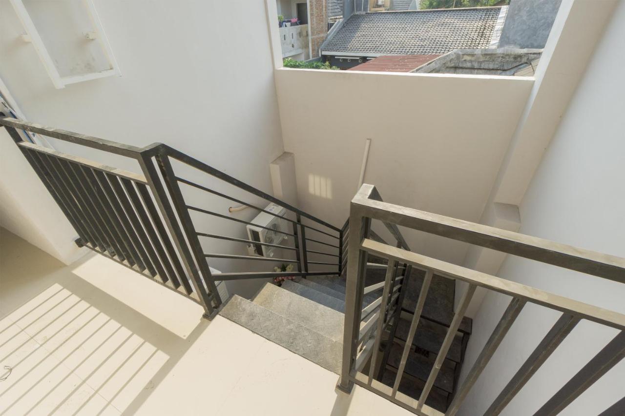 Oyo 1542 Yessy Mansion Hotell Ngabean Eksteriør bilde