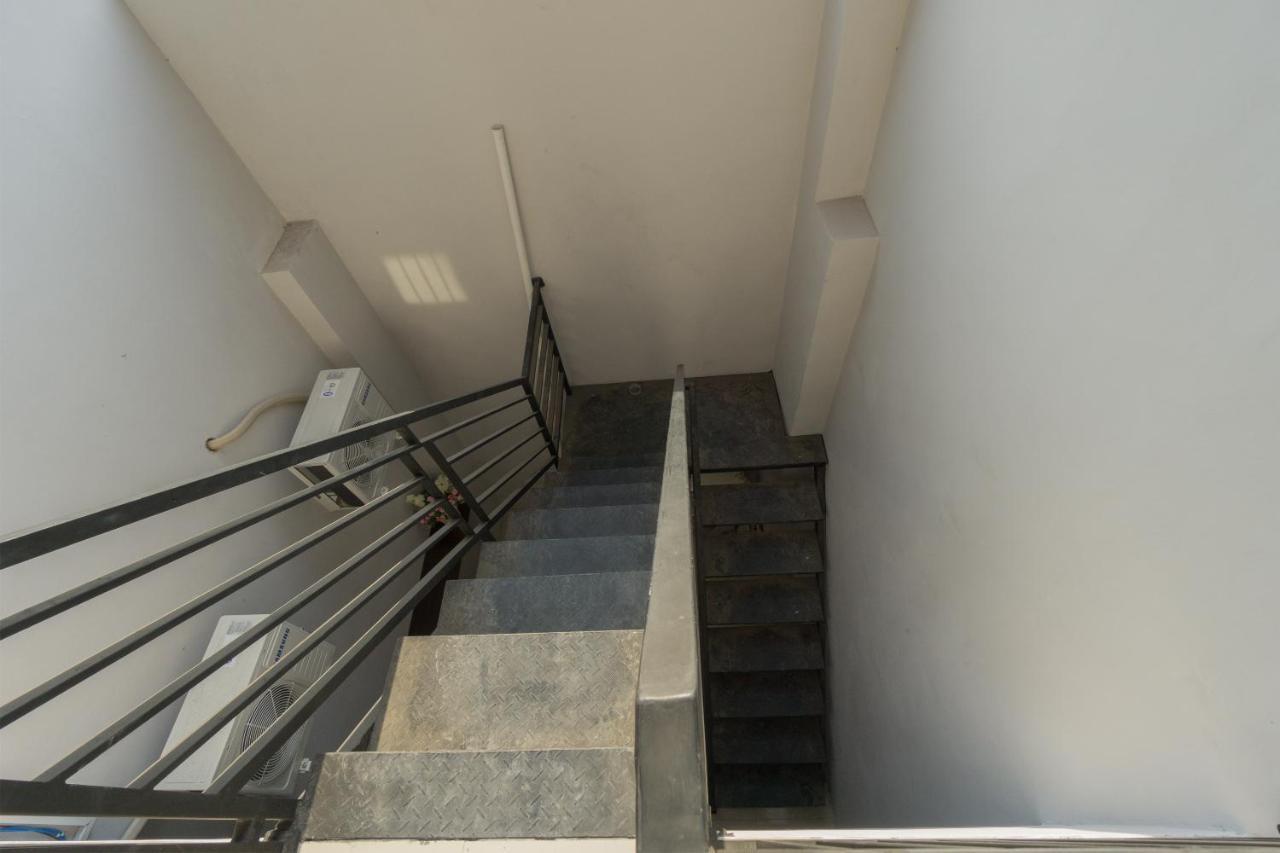 Oyo 1542 Yessy Mansion Hotell Ngabean Eksteriør bilde